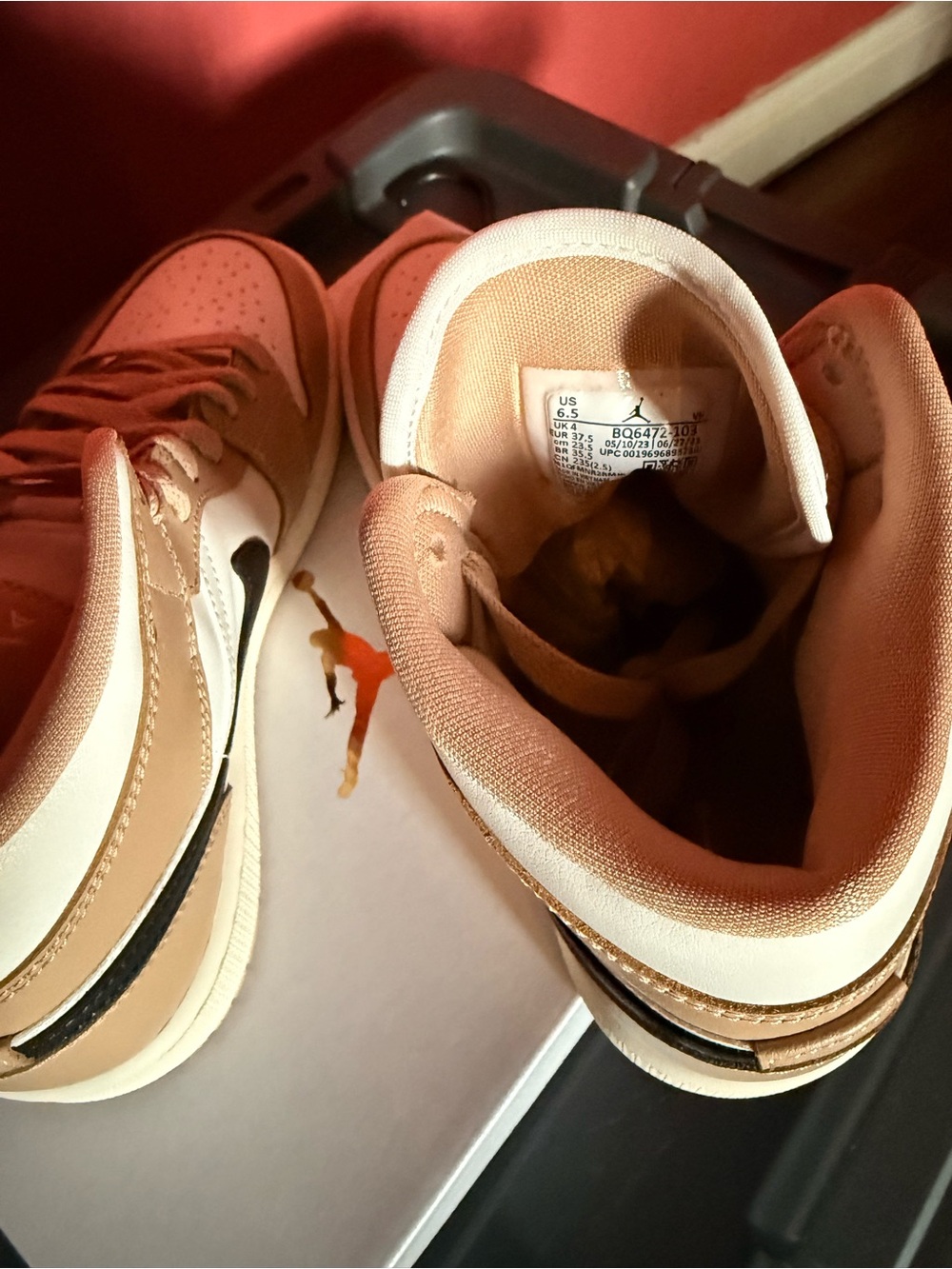 Nike Kids Low-Top Sneakers in Cream and Tan with Black Swoosh new